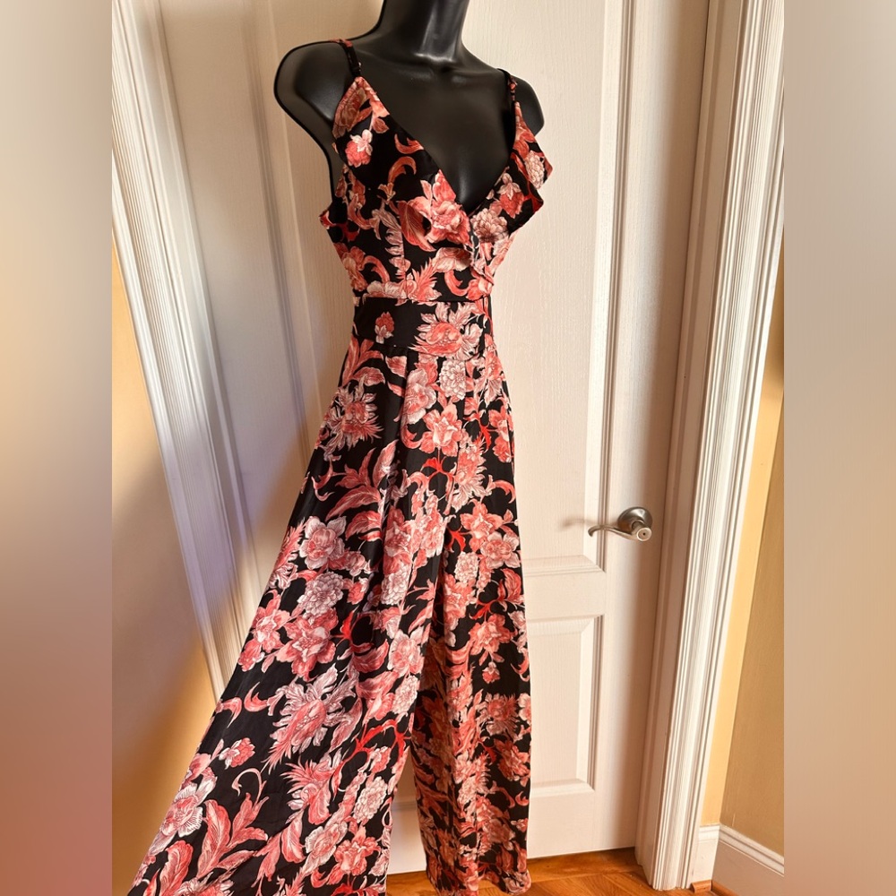 NWT Fahion nova floral printed jumpsuit size L